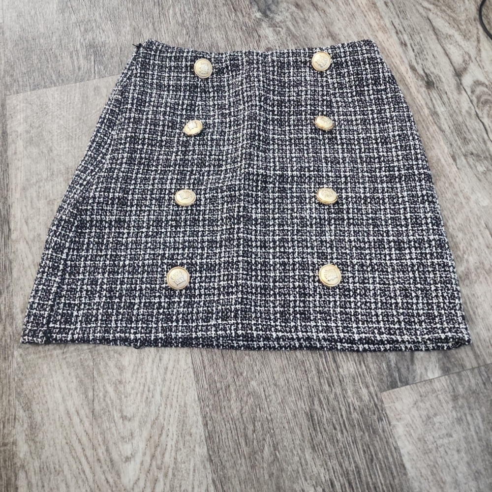 Chic Tweed Button Skirt